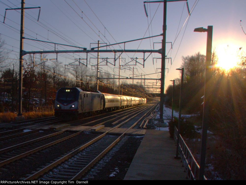 AMTK 659 on train 42 and the late day sun